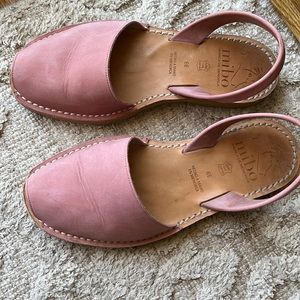 Mibo Avarcas Size 39 (8.5 Womens)